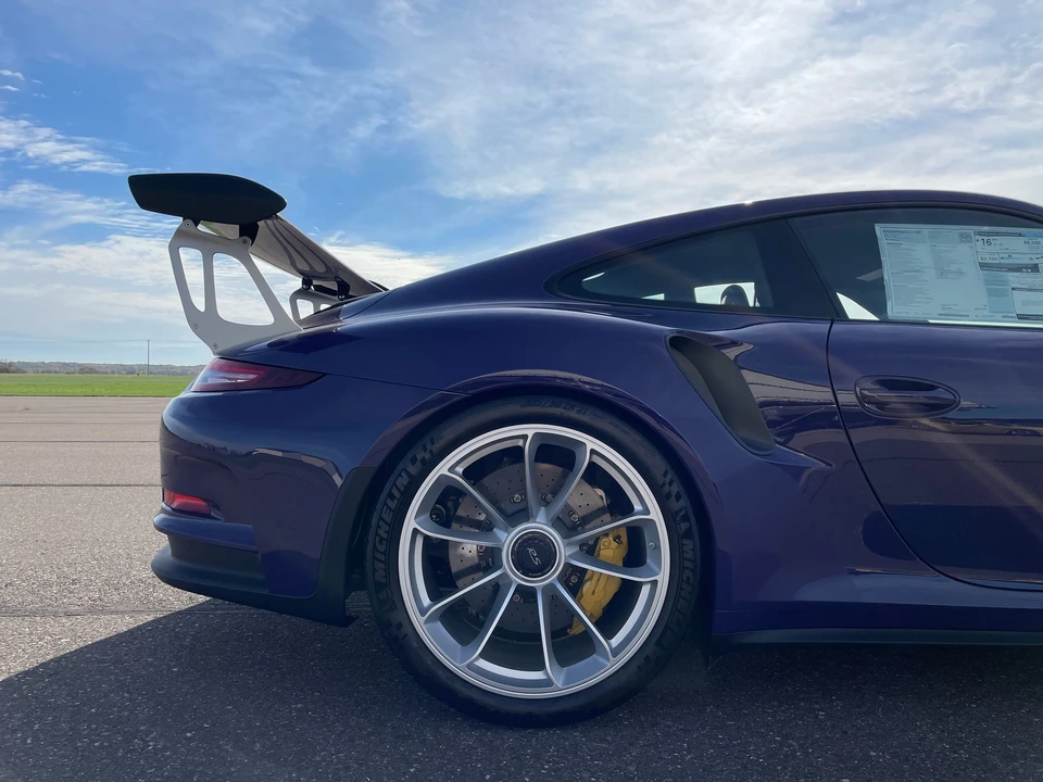 2016 Porsche 991 GT3 RS - Image 17 of 25