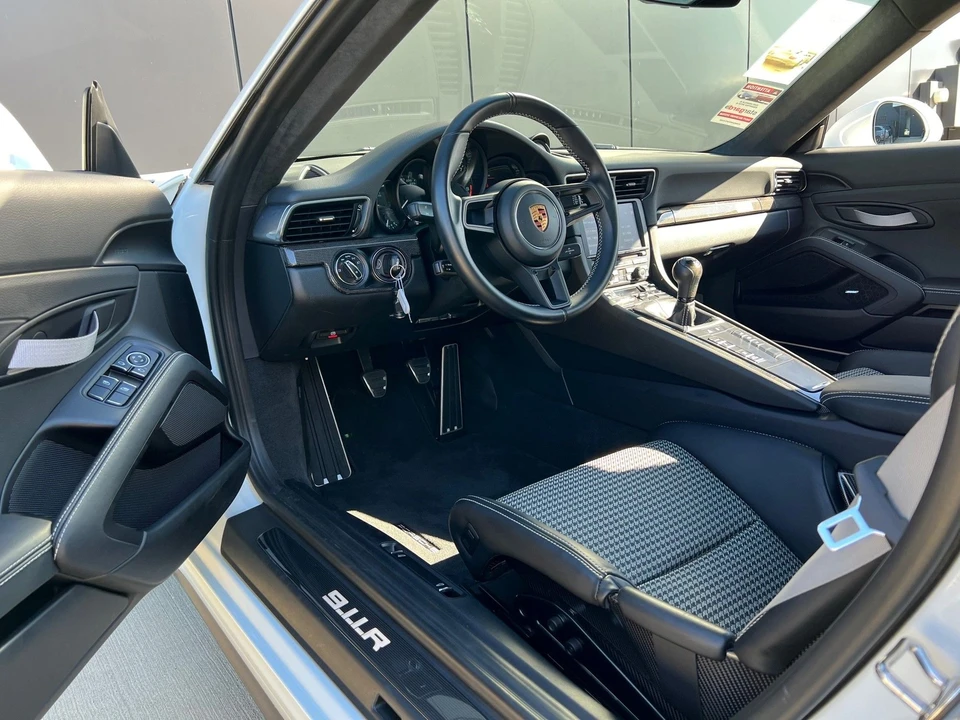 2016 Porsche 991 R - Image 11 of 18