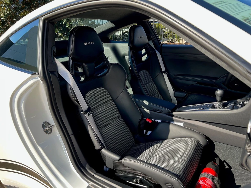 2016 Porsche 991 R - Image 16 of 18