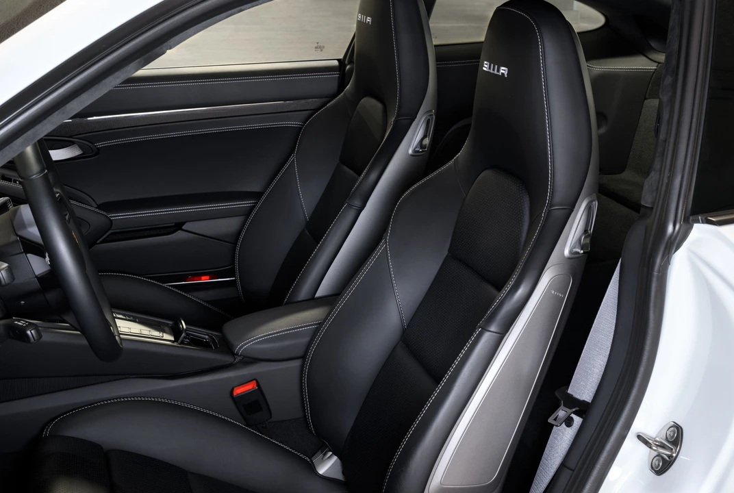 2016 Porsche - Image 23 of 31