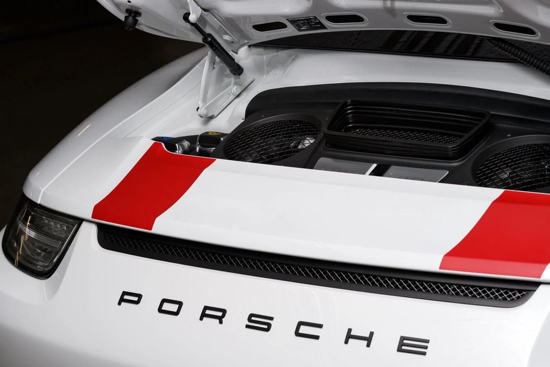 2016 Porsche - Image 18 of 31