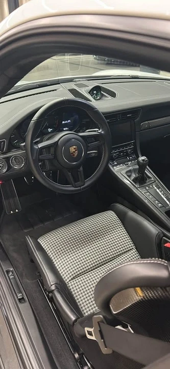 2016 Porsche 991 R - Image 13 of 18