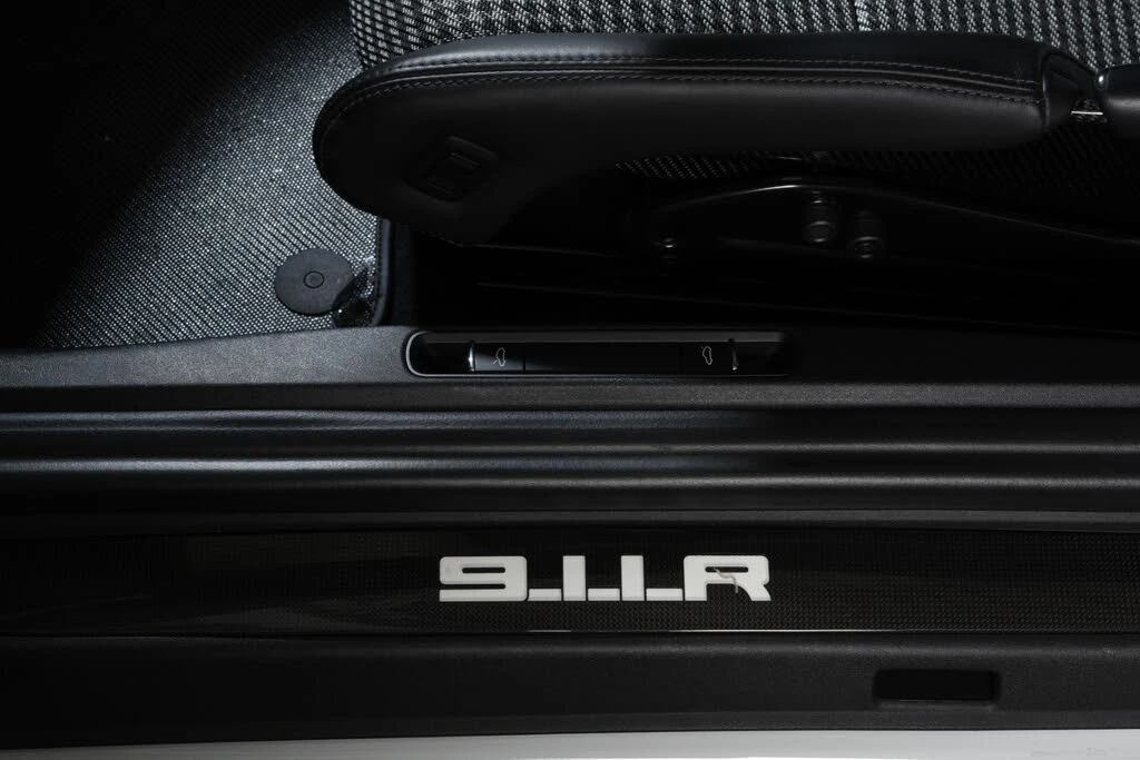 2016 Porsche 991 R - Image 15 of 31