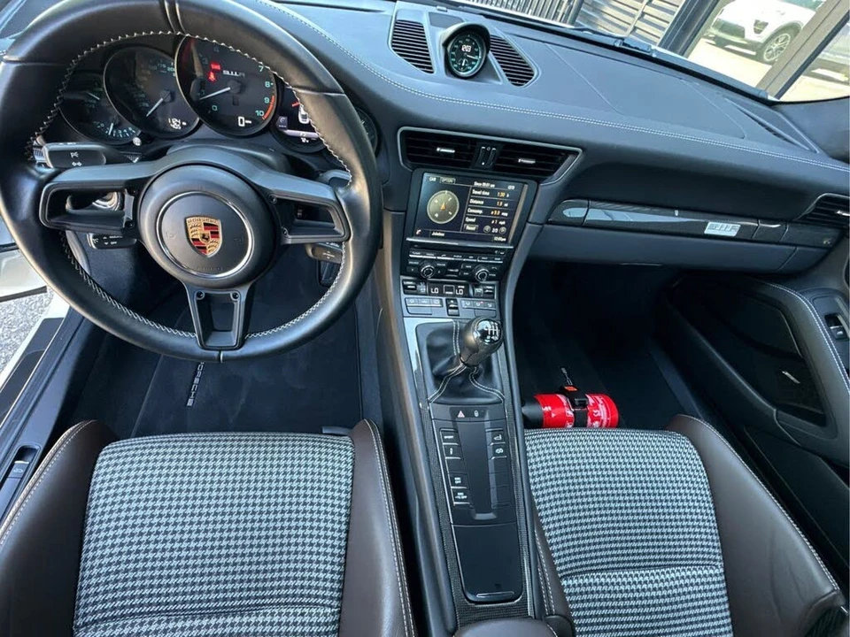 2016 Porsche 991 R - Image 6 of 31