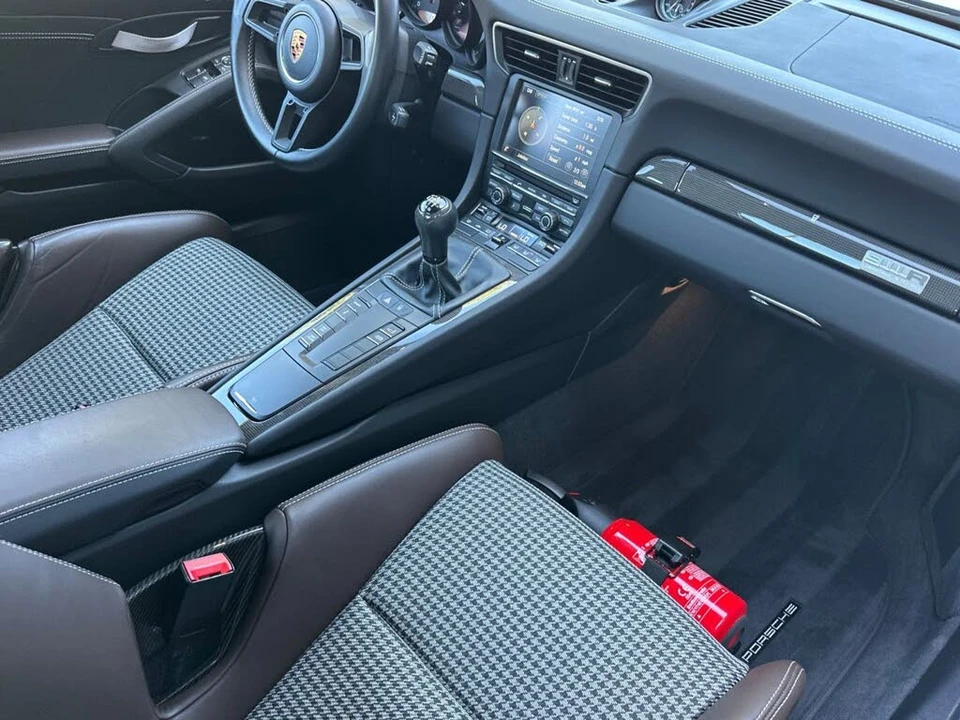 2016 Porsche 991 R - Image 16 of 31