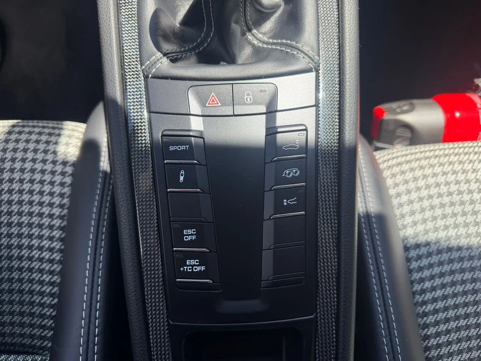 2016 Porsche 991 R - Image 16 of 31