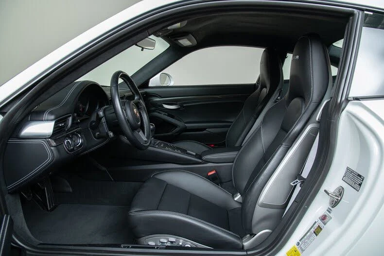 2016 Porsche 991 R - Image 17 of 31