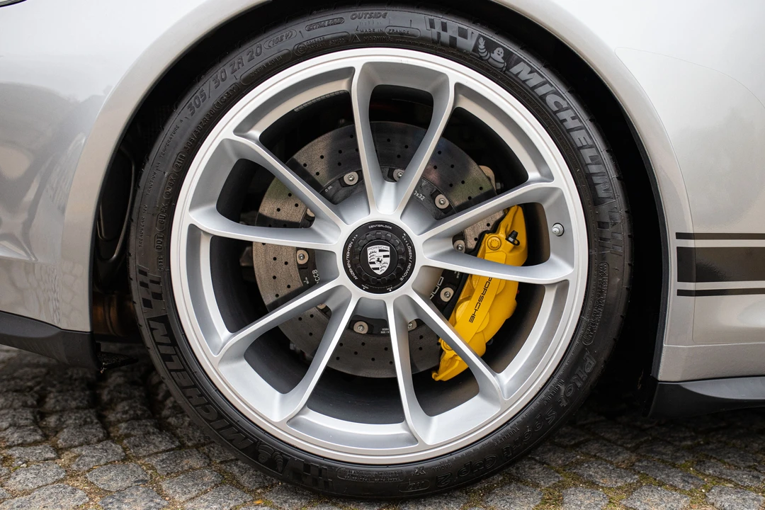2016 Porsche 991 R - Image 26 of 31