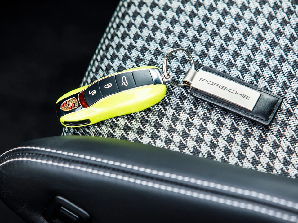 2016 Porsche 991 R - Image 23 of 31