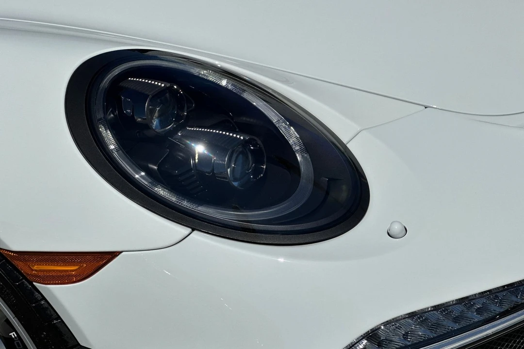 2016 Porsche - Image 31 of 31