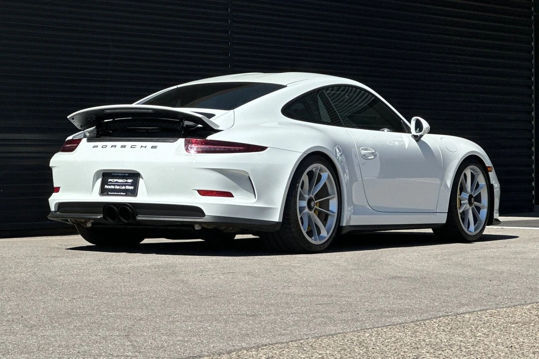2016 Porsche - Image 8 of 31