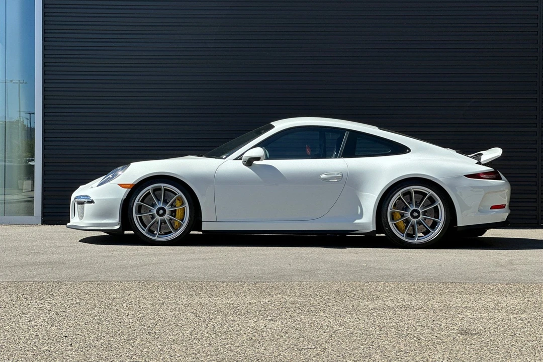 2016 Porsche 991 R - Image 2 of 31