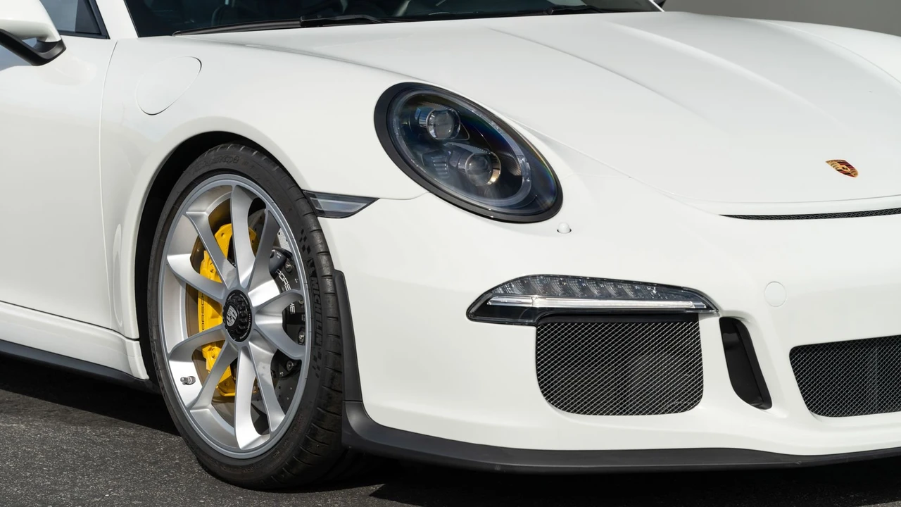2016 Porsche 991 R - Image 25 of 31