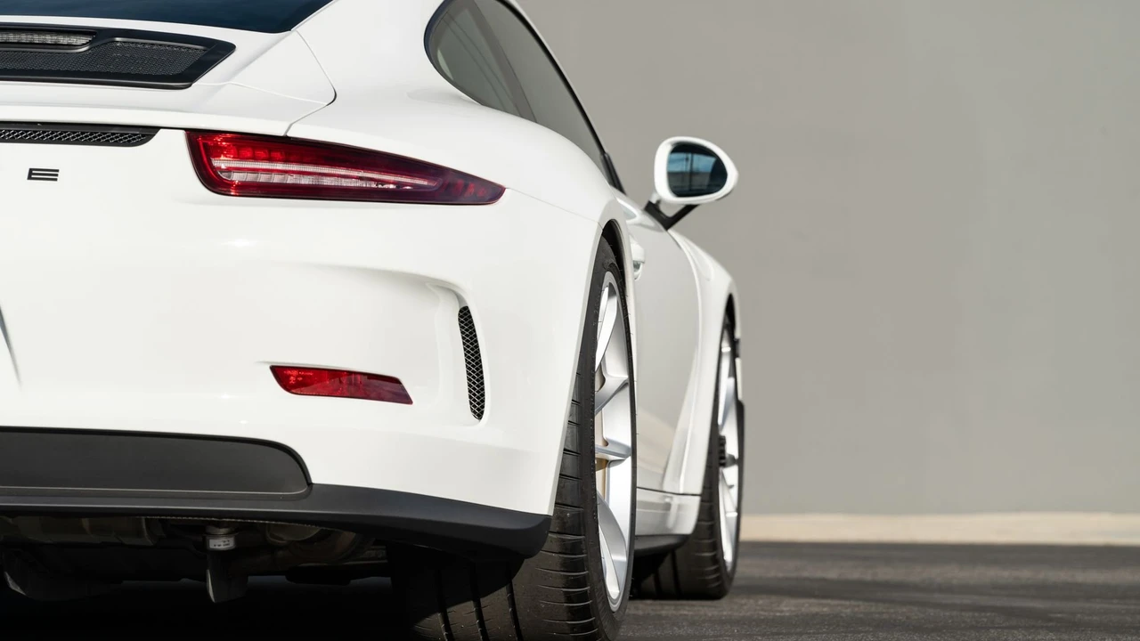 2016 Porsche 991 R - Image 21 of 31