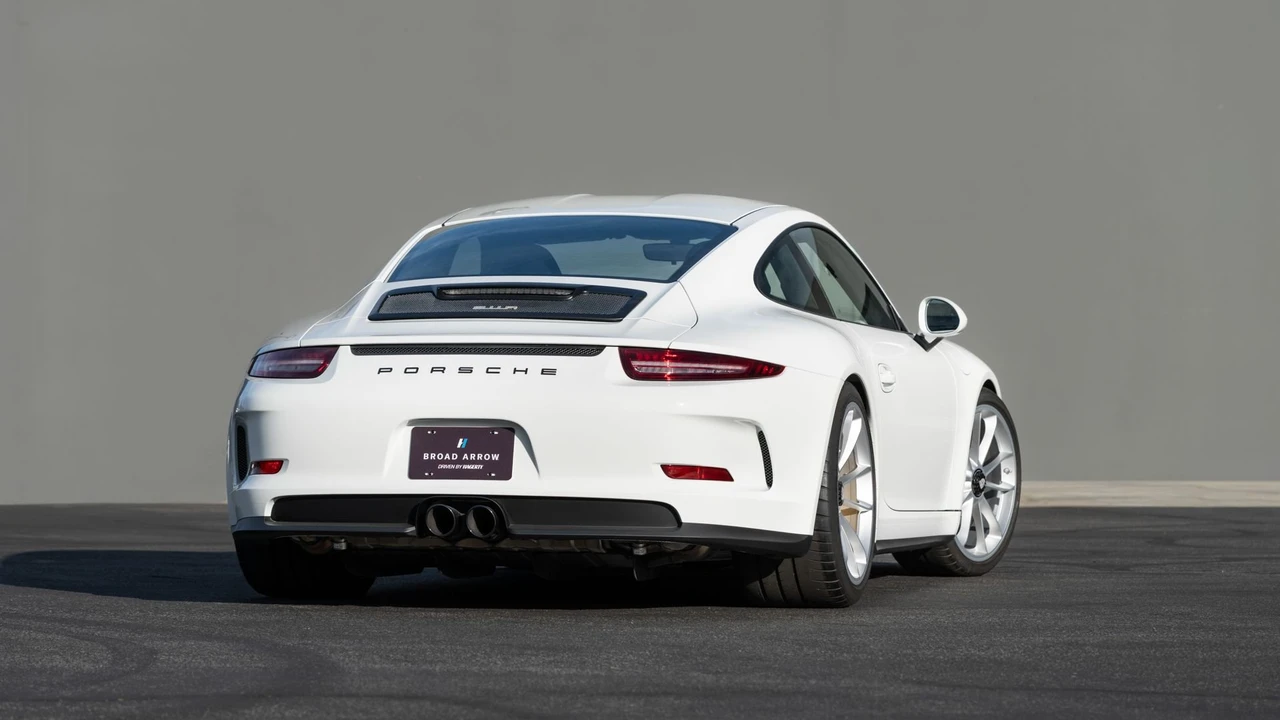 2016 Porsche 991 R - Image 16 of 31