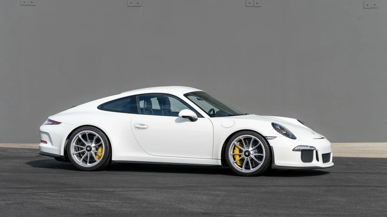 2016 Porsche 991 R - Image 15 of 31