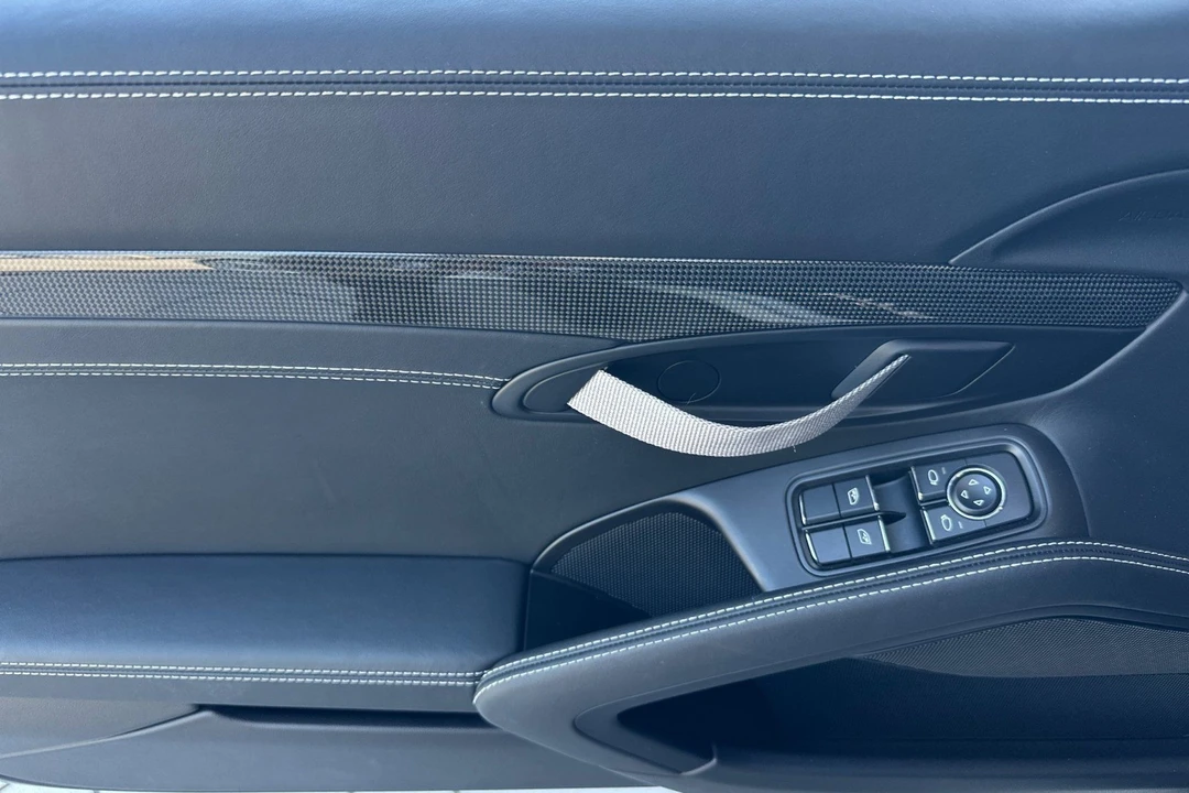 2016 Porsche 991 R - Image 12 of 31