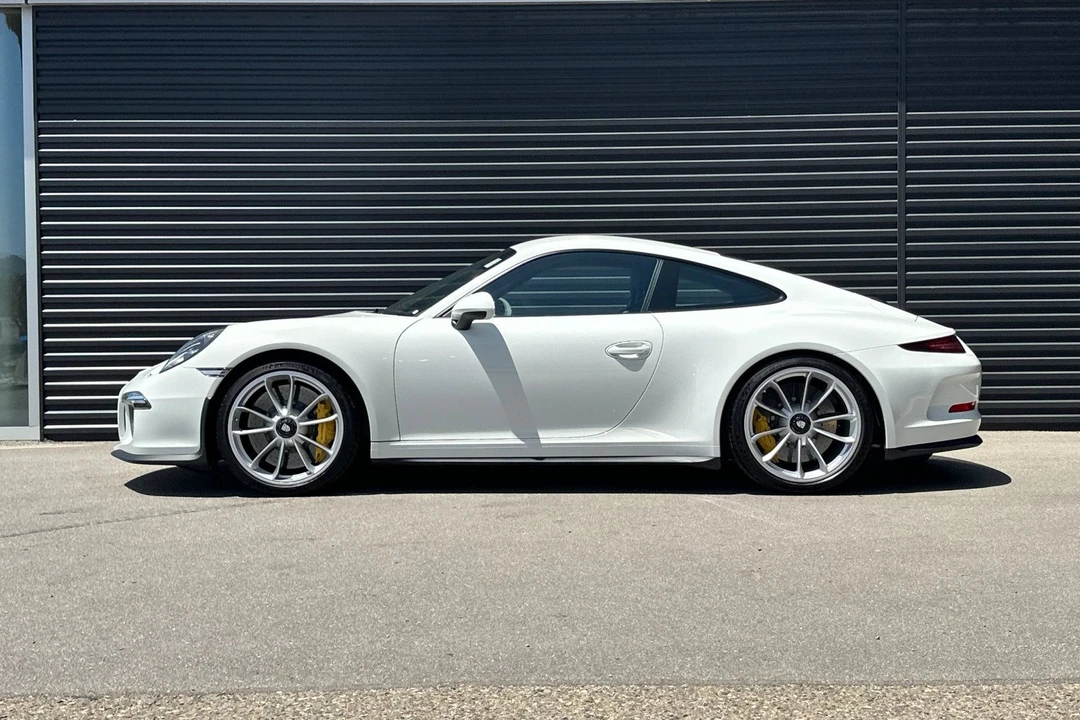 2016 Porsche 991 R - Image 2 of 31