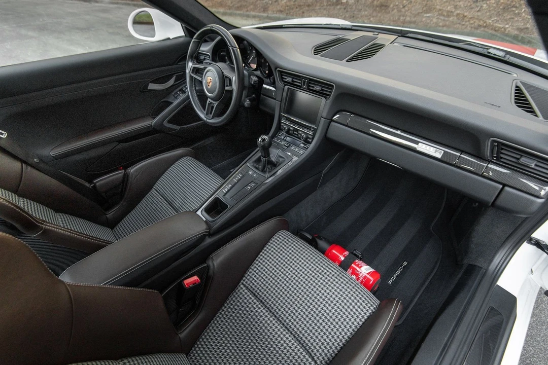 2016 Porsche 991 R - Image 11 of 12