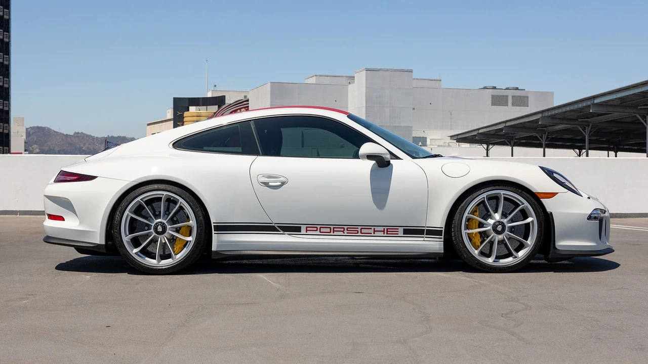 2016 Porsche 991 R - Image 15 of 31