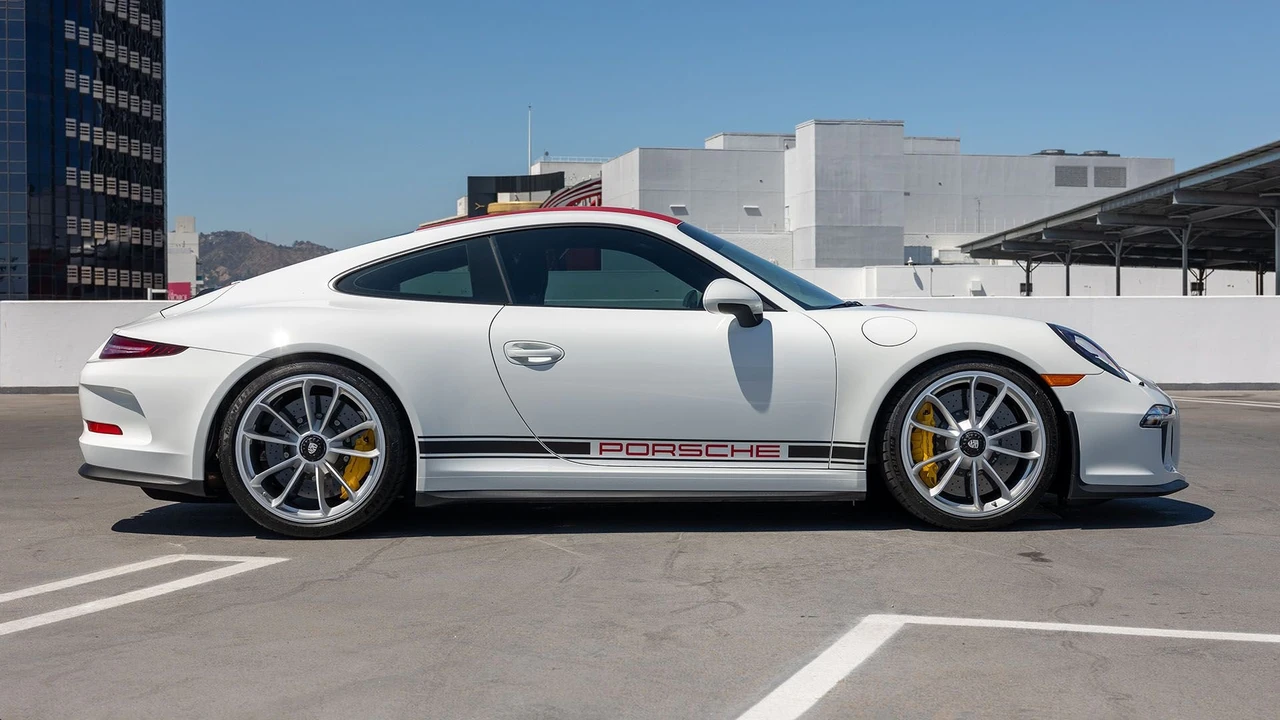 2016 Porsche 991 R - Image 2 of 31