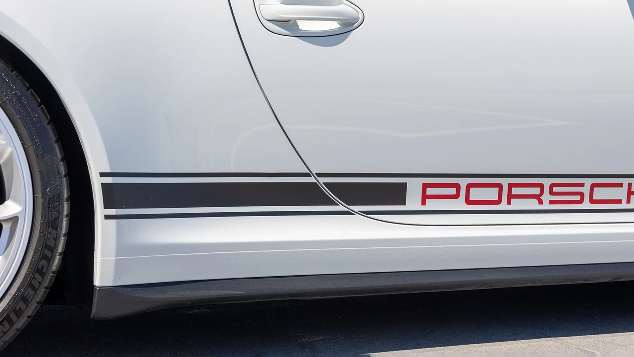 2016 Porsche 991 R - Image 30 of 31