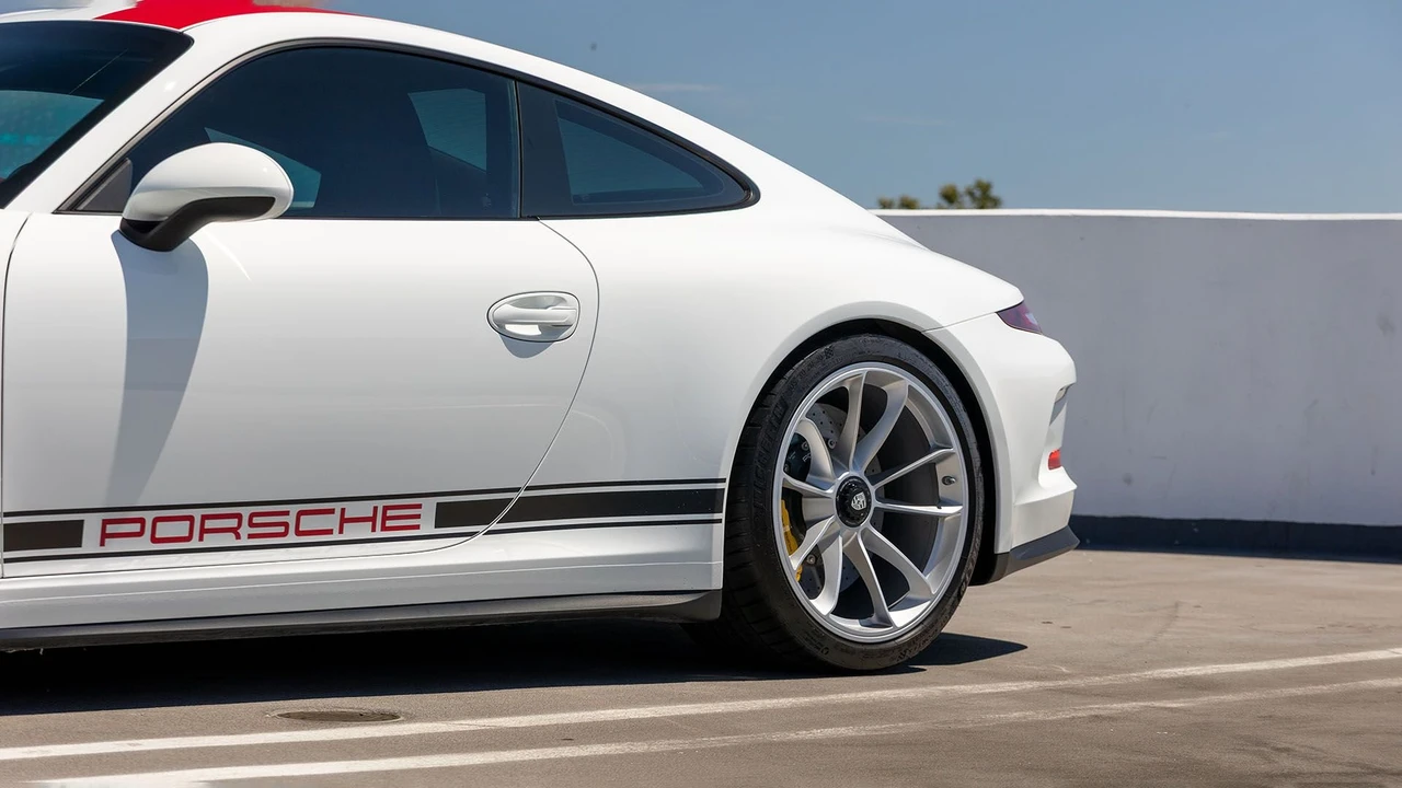 2016 Porsche 991 R - Image 21 of 31