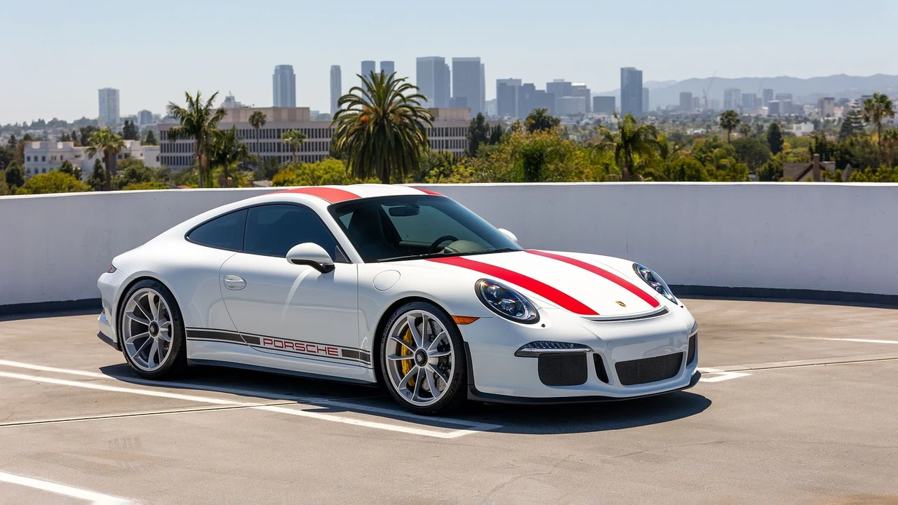 2016 Porsche 991 R - Image 14 of 31