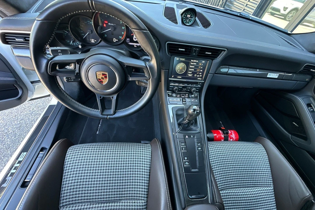 2016 Porsche 991 R - Image 6 of 31