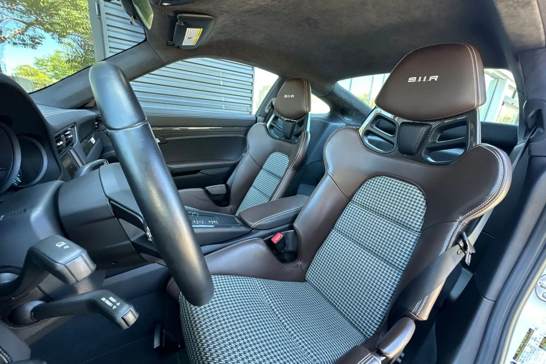 2016 Porsche 991 R - Image 5 of 31