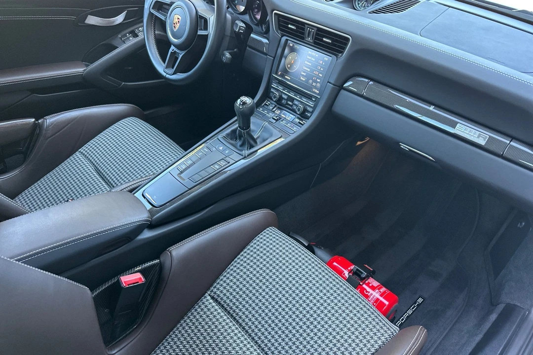 2016 Porsche 991 R - Image 16 of 31