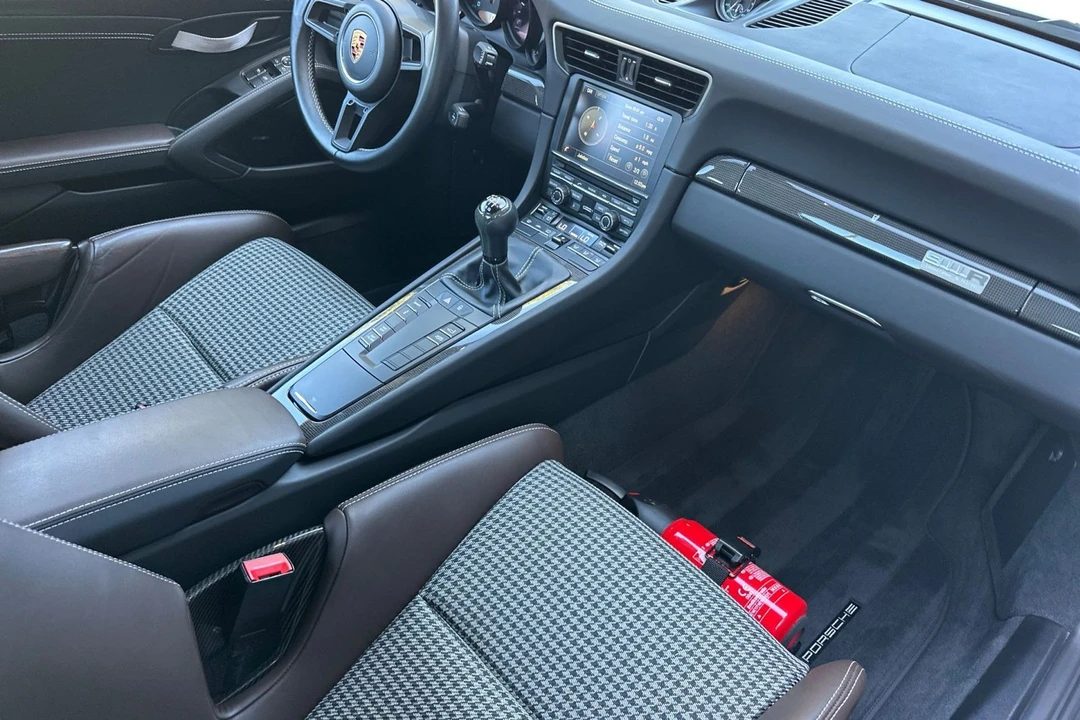 2016 Porsche 991 R - Image 16 of 31