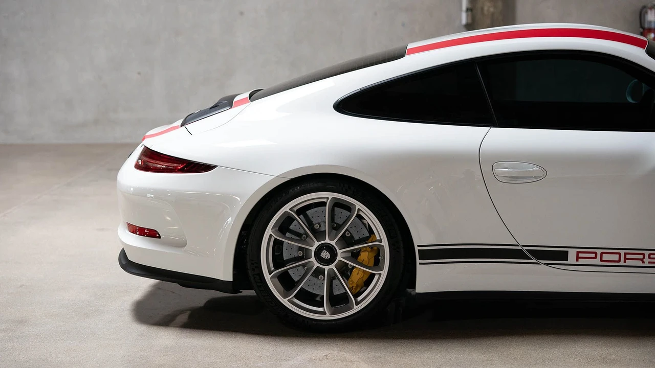 2016 Porsche 991 R - Image 23 of 31