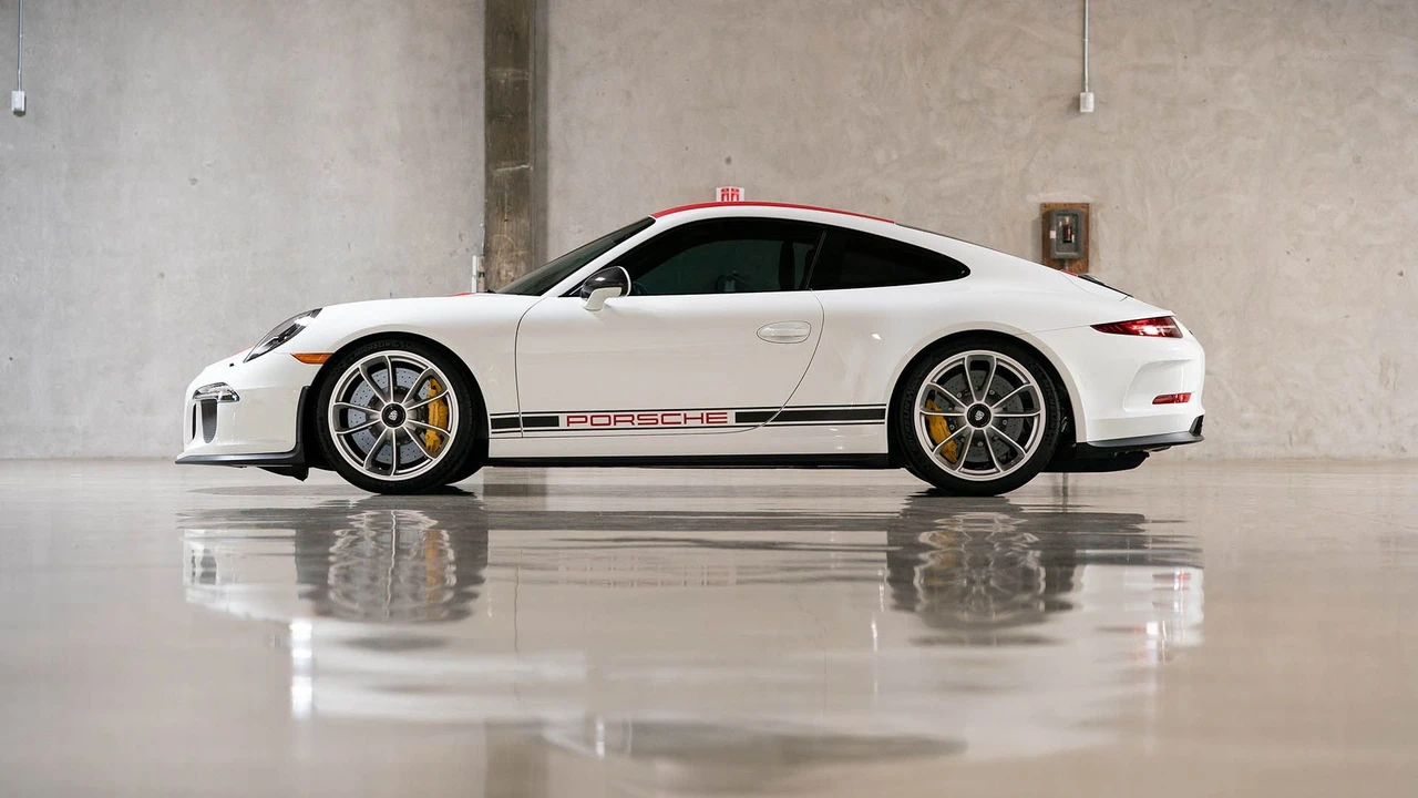 2016 Porsche 991 R - Image 2 of 31