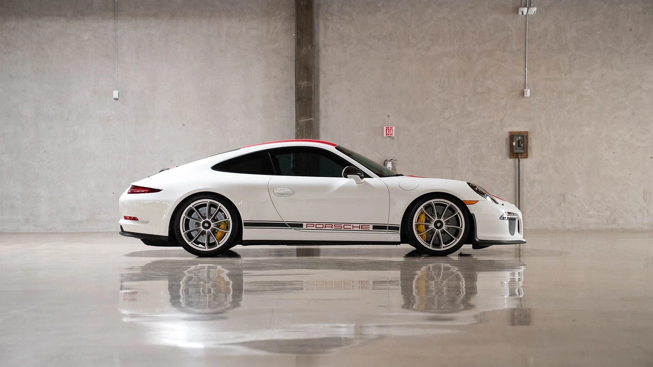 2016 Porsche 991 R - Image 13 of 31