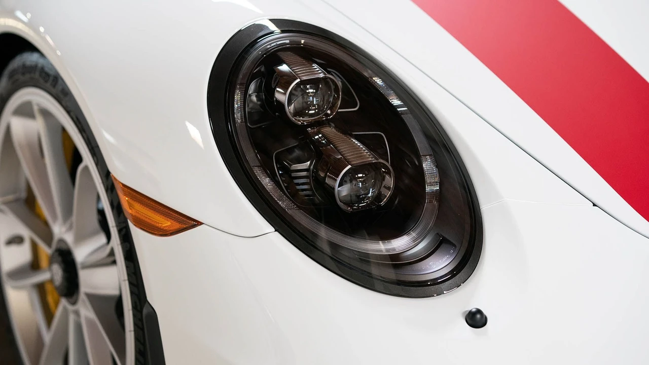 2016 Porsche 991 R - Image 28 of 31