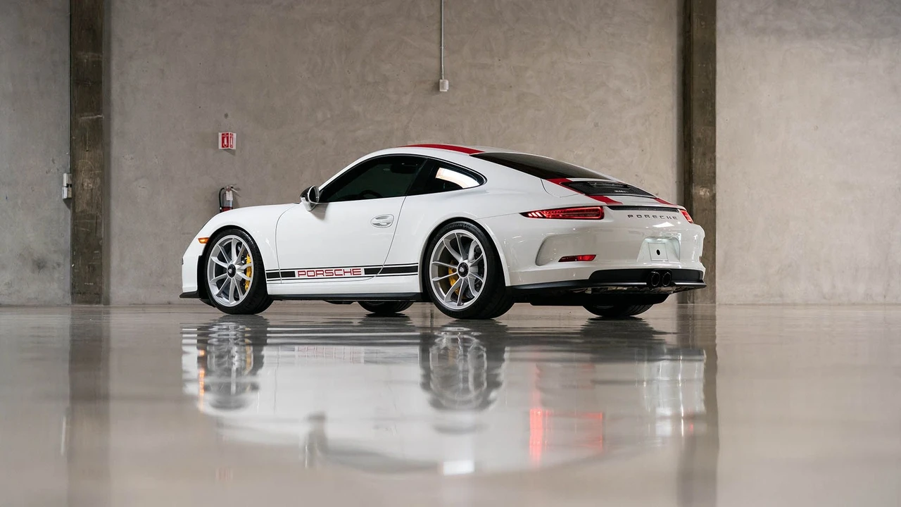 2016 Porsche 991 R - Image 11 of 31