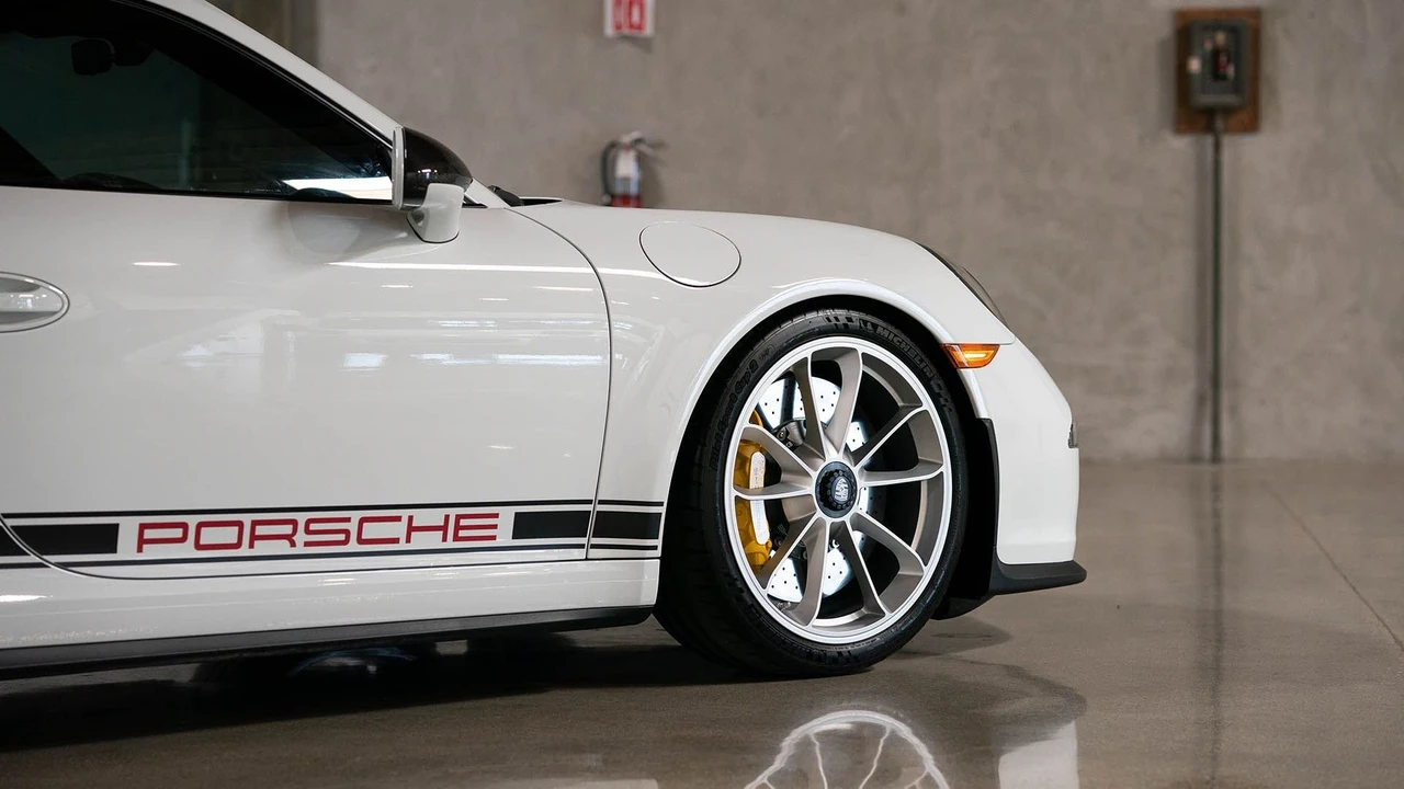 2016 Porsche 991 R - Image 22 of 31