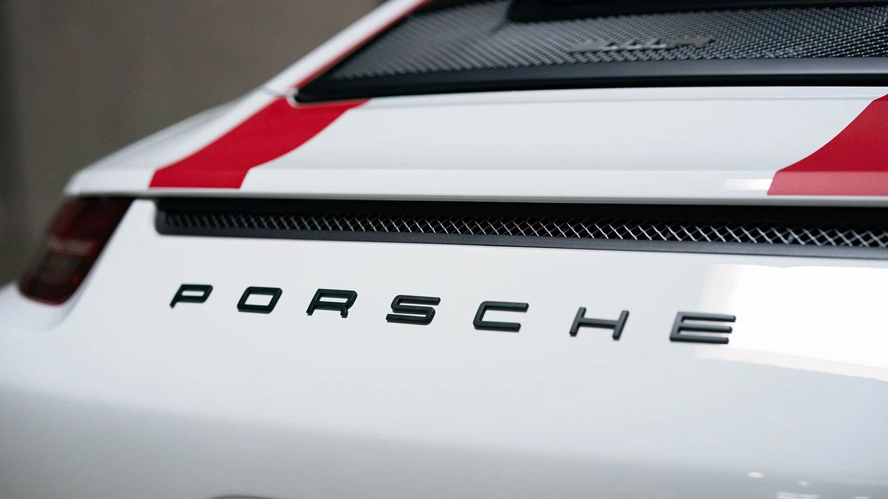 2016 Porsche 991 R - Image 21 of 31