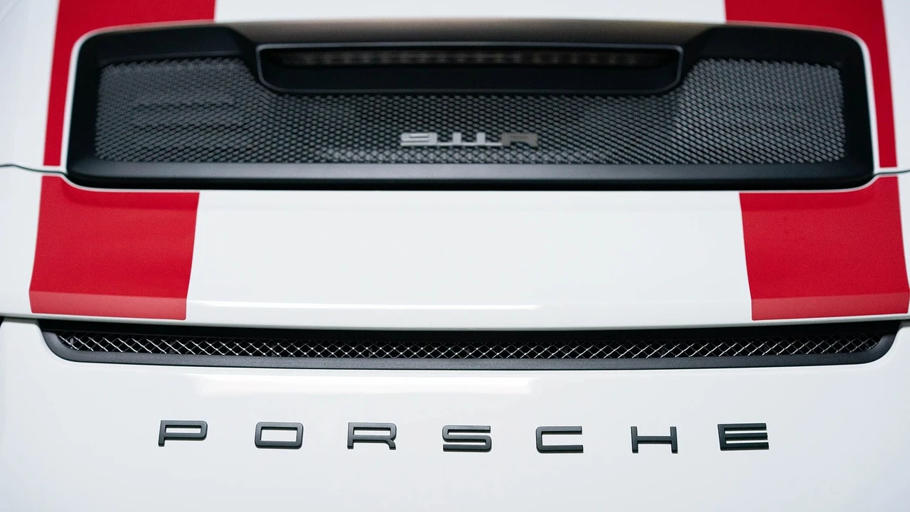 2016 Porsche 991 R - Image 29 of 31