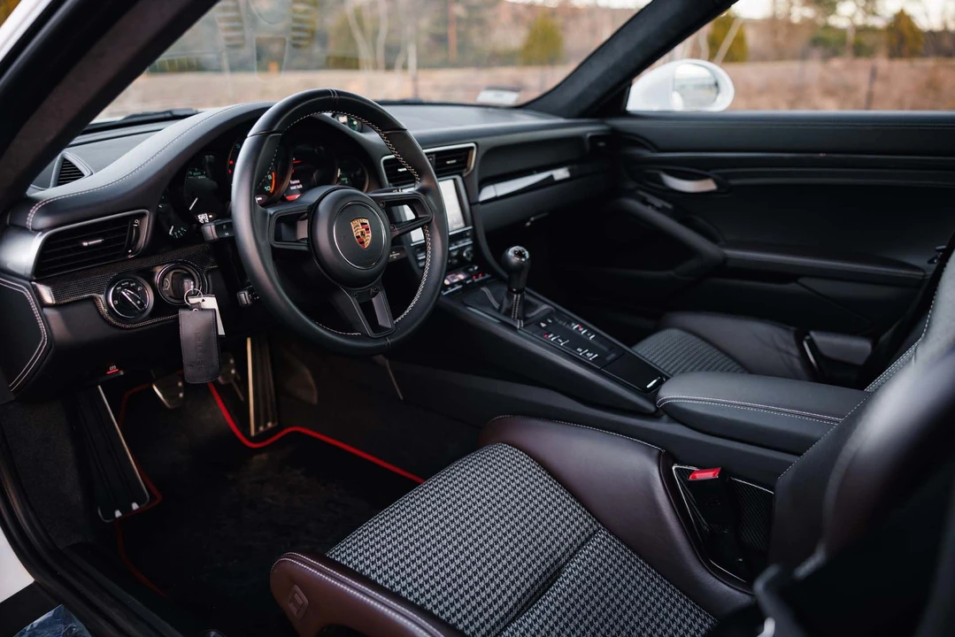 2016 Porsche 991 R - Image 27 of 31
