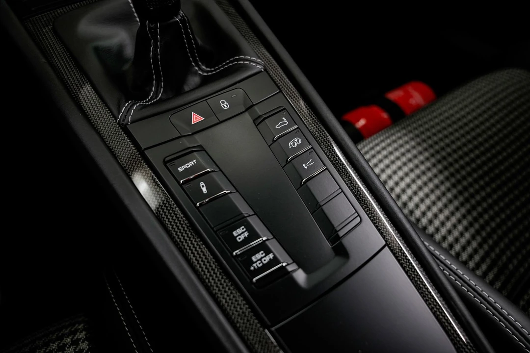 2016 Porsche 991 R - Image 17 of 31