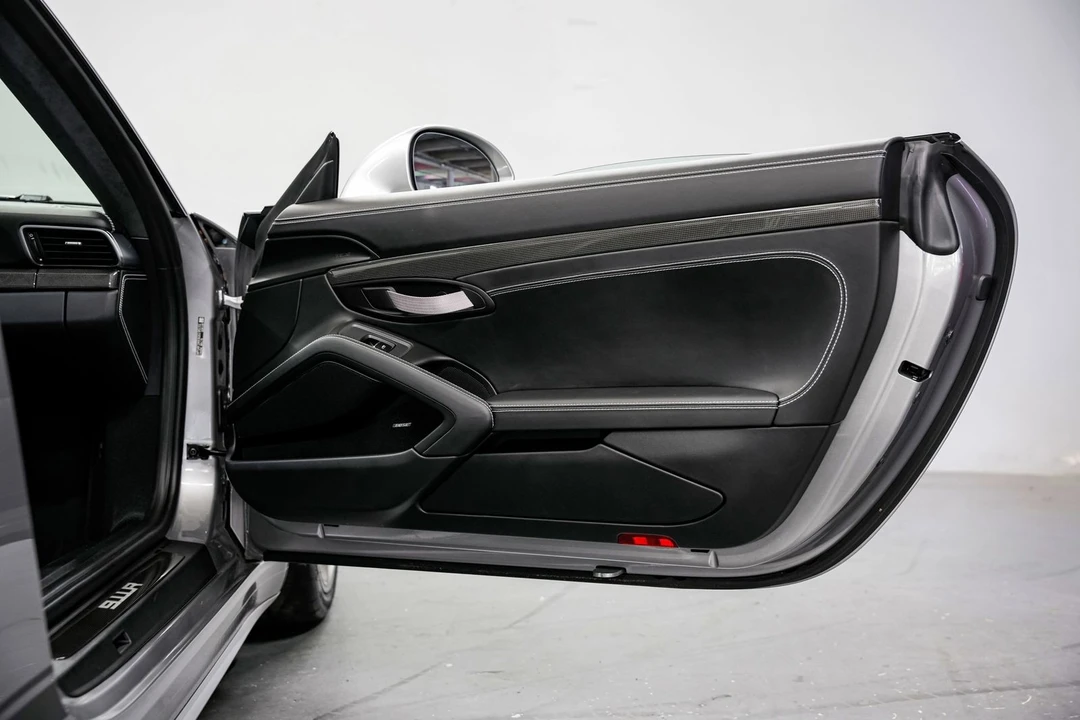 2016 Porsche 991 R - Image 27 of 31