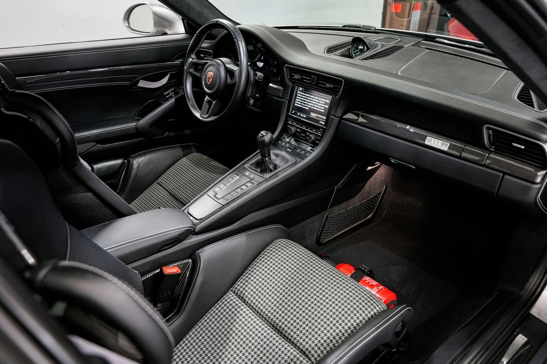 2016 Porsche 991 R - Image 31 of 31