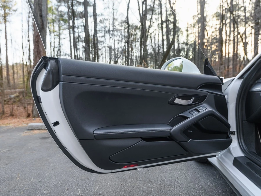 2016 Porsche 991 R - Image 28 of 31