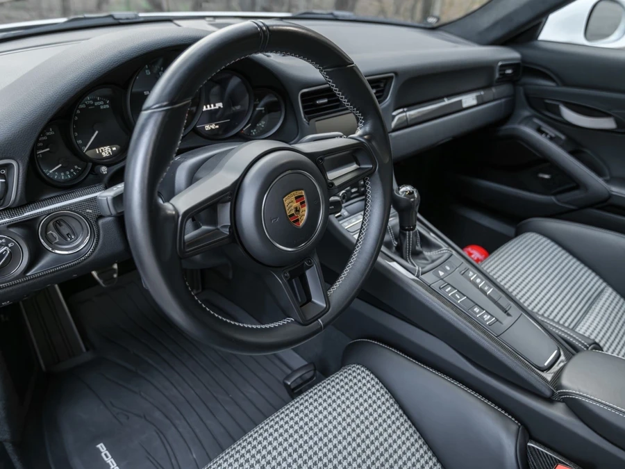 2016 Porsche 991 R - Image 17 of 31