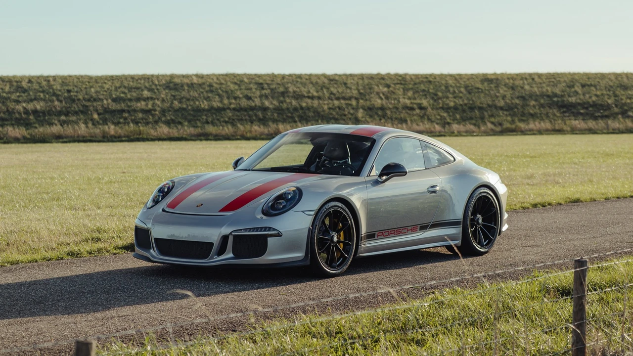 2016 Porsche 991 R - Image 13 of 31