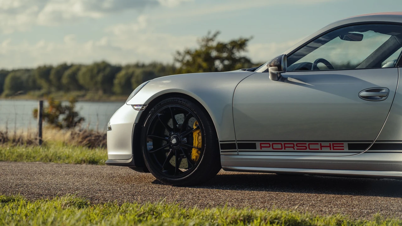 2016 Porsche 991 R - Image 16 of 31