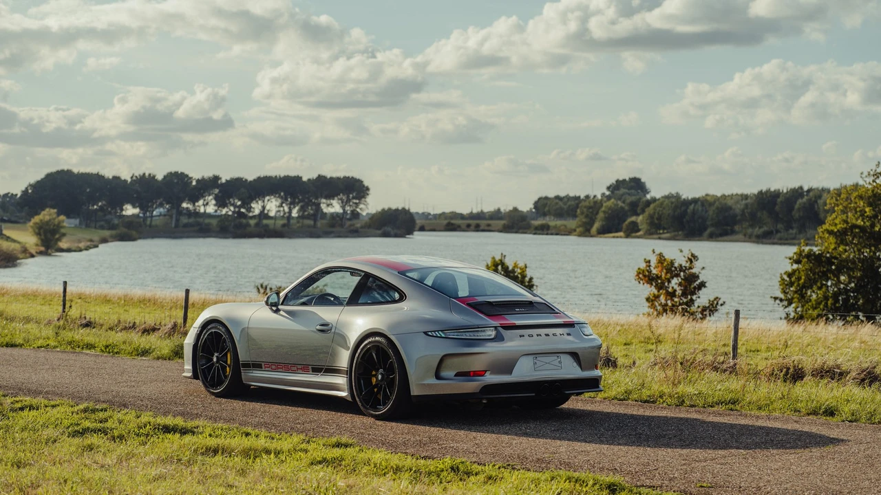 2016 Porsche 991 R - Image 17 of 31