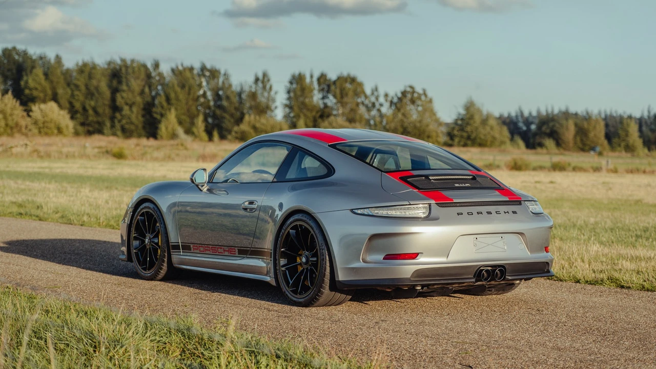2016 Porsche 991 R - Image 30 of 31